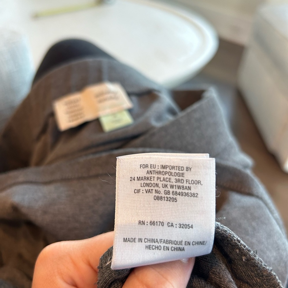 Anthropologie Grey Pencil Skirt XS Pull On Stretch Minimalist Nuetral - Picture 7 of 7